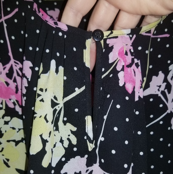 Roz & Ali floral blouse with keyhole detail - Picture 2 of 3